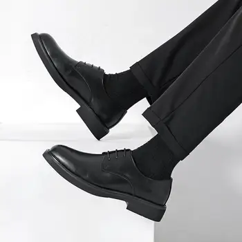 Мужская обувь, деловая повседневная официальная одежда, Черные кожаные туфли в корейском стиле, мужские кожаные туфли с круглым носком, свадебные туфли, мужские 2